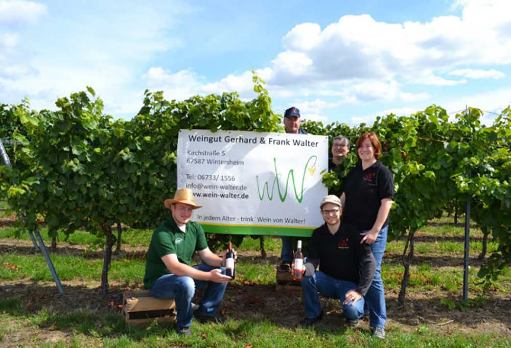 Die Winzerfamilie Walter aus dem rheinhessischen Wintersheim Die Winzerfamilie Walter aus dem rheinhessischen Wintersheim